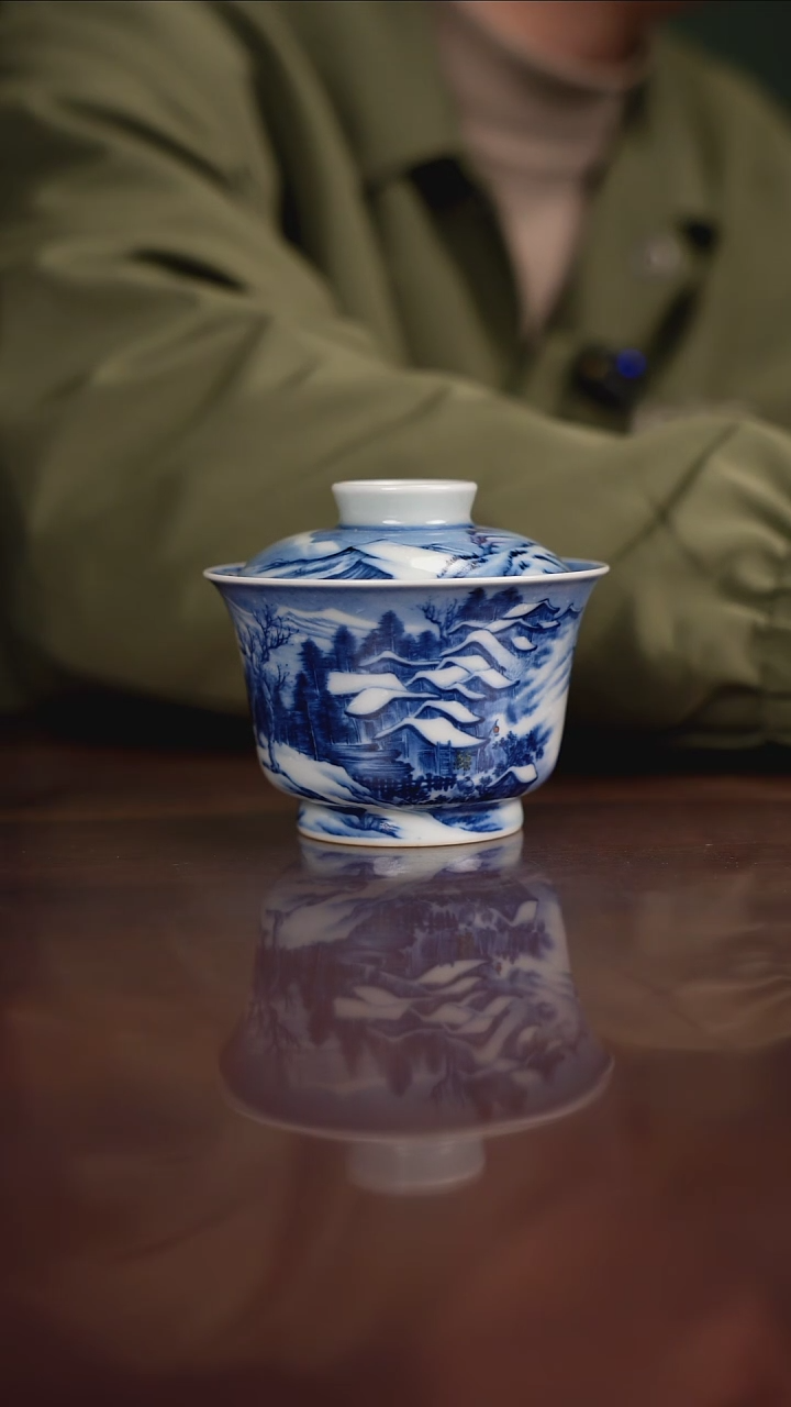 景琳藏 古寨雪景盖碗