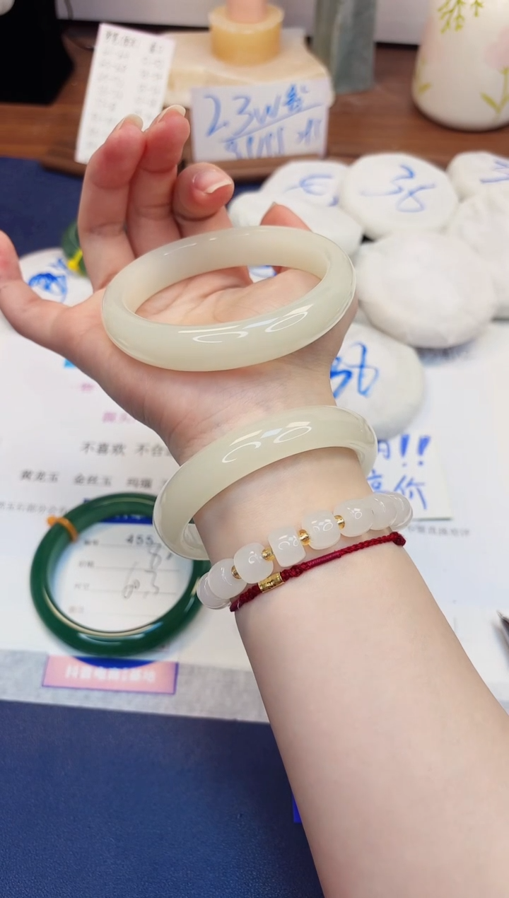 【闪购商品】石英质玉手镯未镶嵌456-玉兰白-圈口64