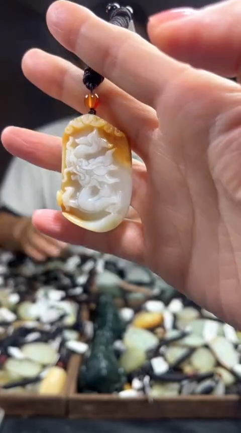 和田玉未镶嵌颈饰·