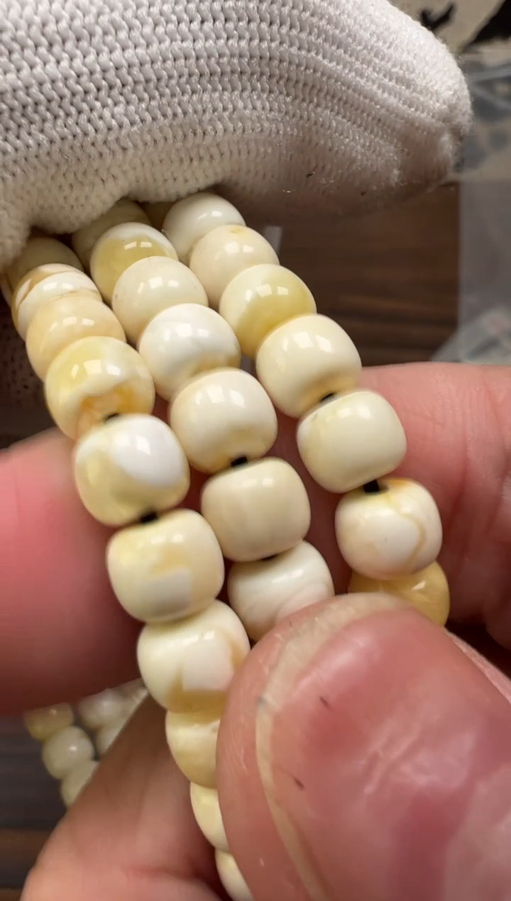 【闪购商品】蜜蜡裸石未镶嵌蜜蜡手串