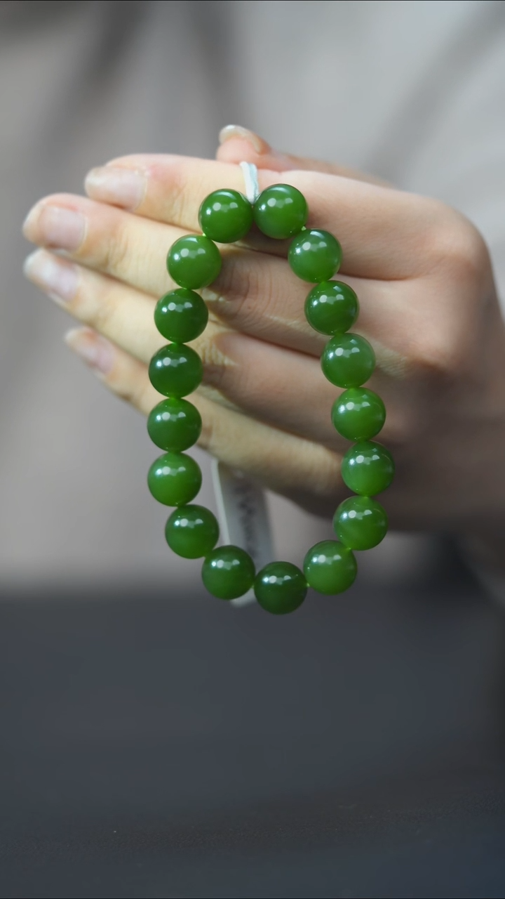 未镶嵌手串和田玉帝W绿 卡12mm 47.2g HA00263