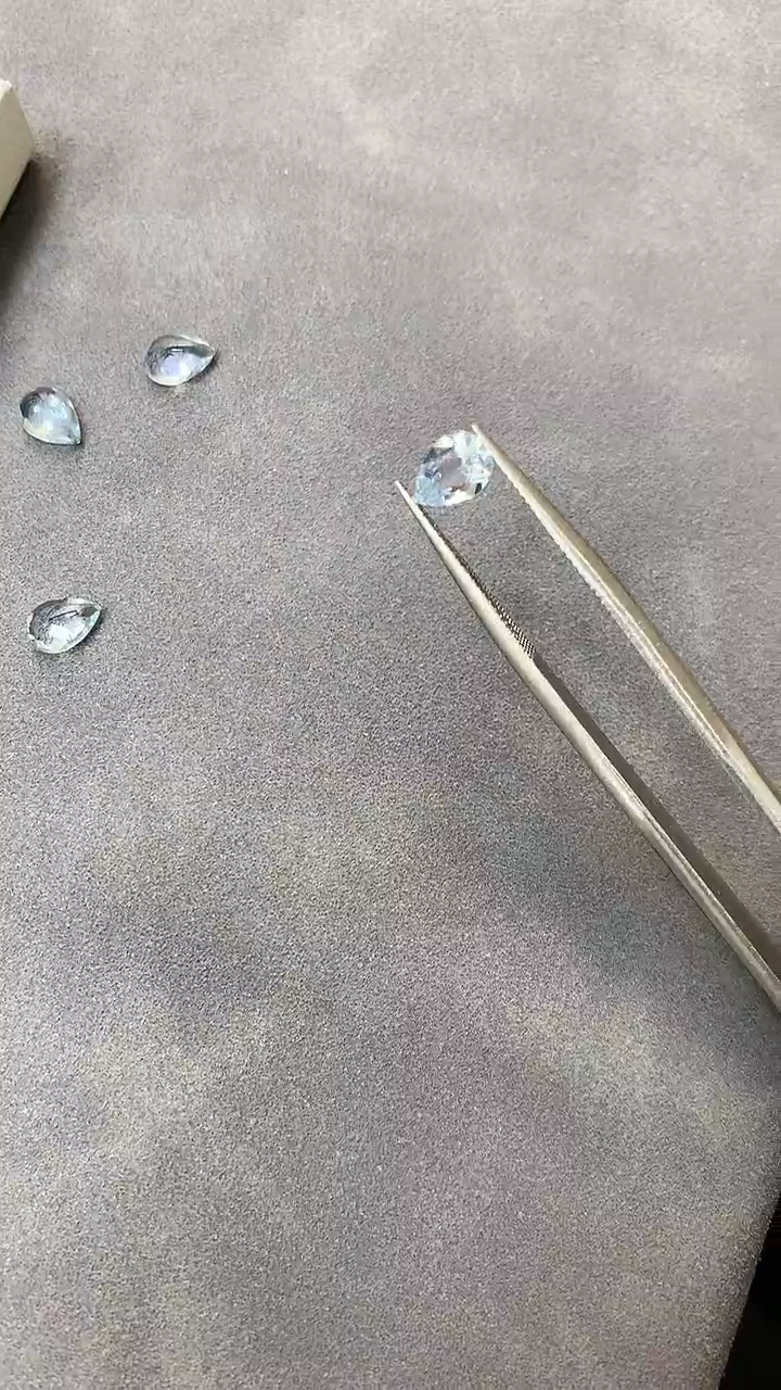 【闪购商品】海蓝宝石笔搁未镶嵌8海蓝宝石裸石多样性发一颗