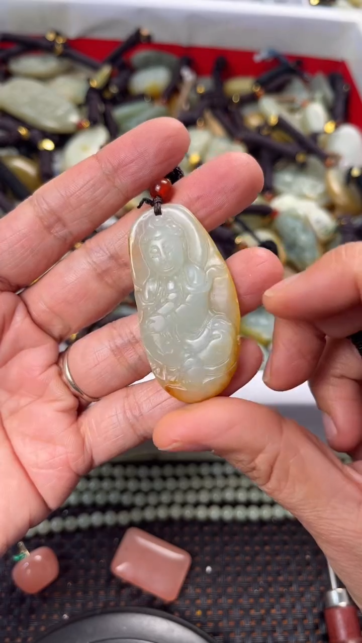 【闪购商品】和田玉颈饰未镶嵌多样性发货没有证书拍一发一有瑕