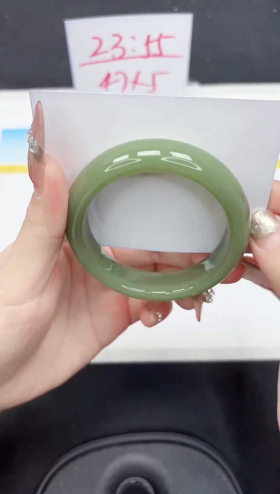 【闪购商品】石英质玉手镯未镶嵌A8-54.6