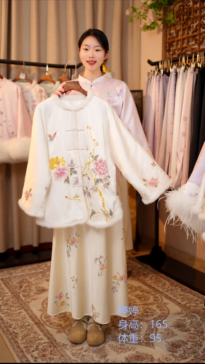 织绣白色桑蚕丝冬款上衣