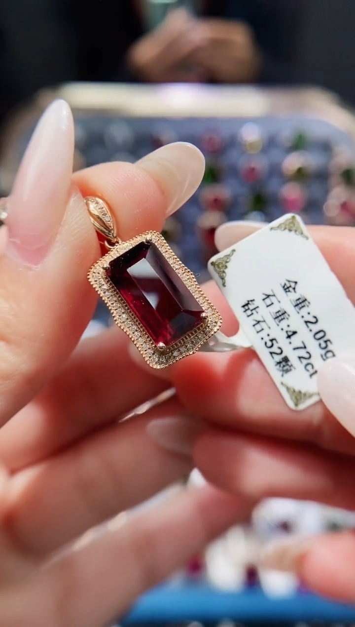 【闪购商品】碧玺颈饰18K金镶嵌4.72.