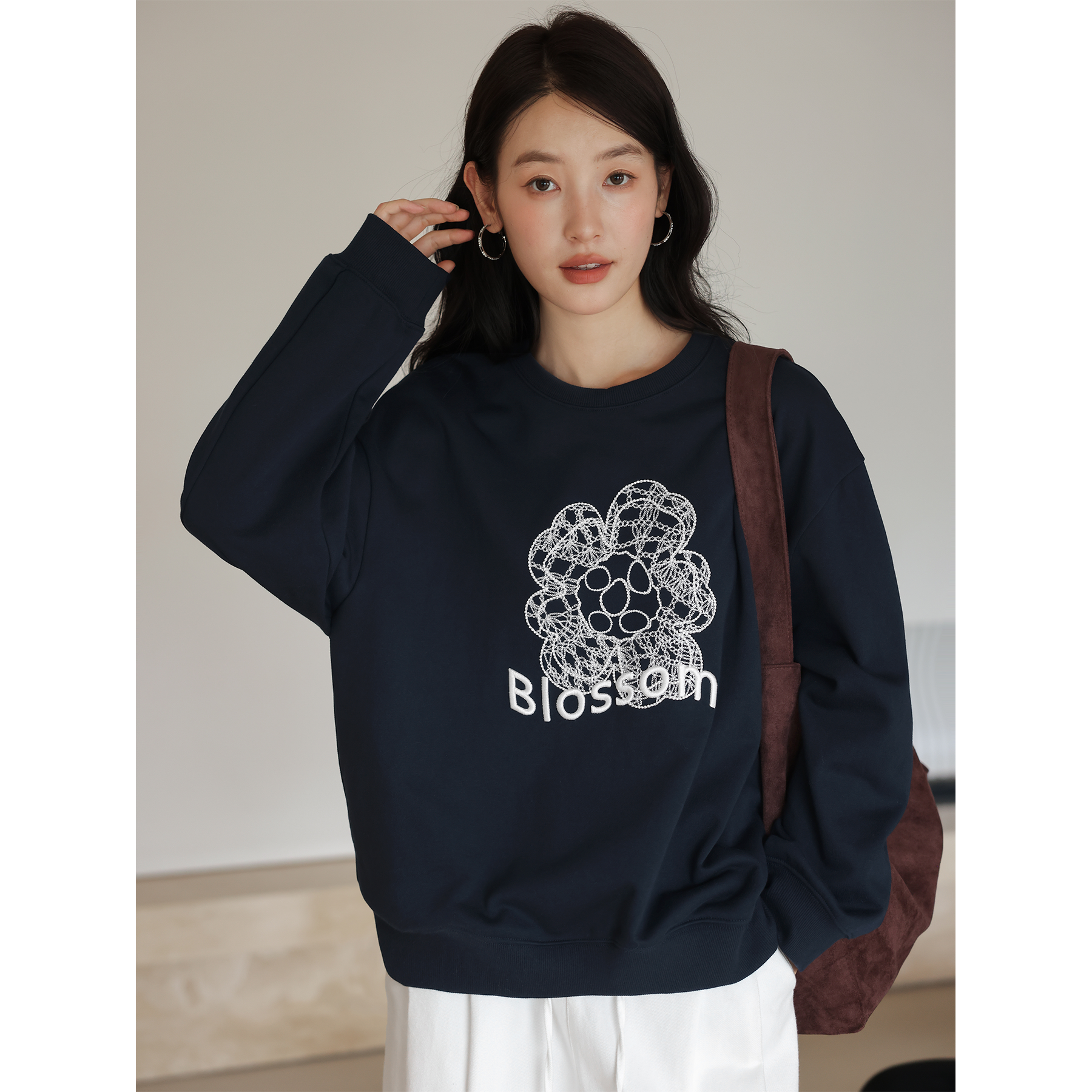 爱蔷薇花朵刺绣加绒卫衣女2025新款胖mm遮肚子秋季上衣女GT79105