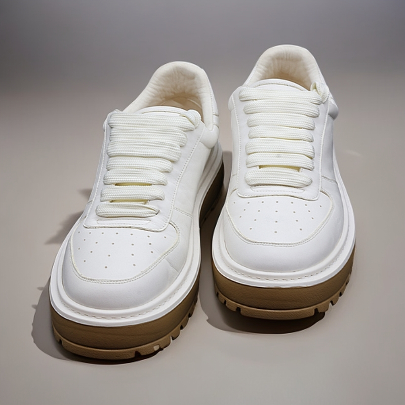 Vicwm高能感2025新品低帮鞋原创一体牛皮面时尚百搭运动小白鞋