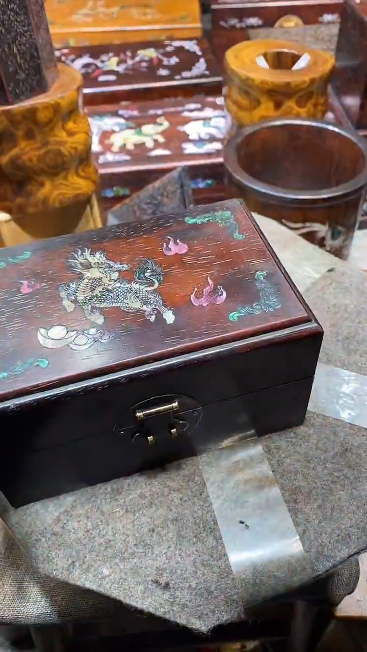 木木雕款盒子一个