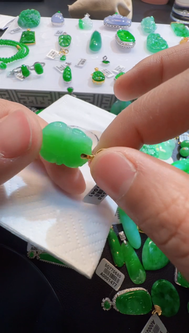 翡翠18K金镶嵌吊坠(不含链)貔貅