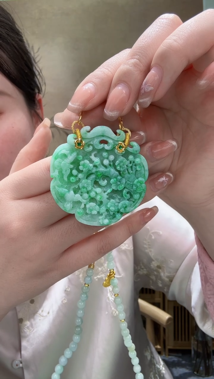 【闪购商品】翡翠未镶嵌颈饰吊坠