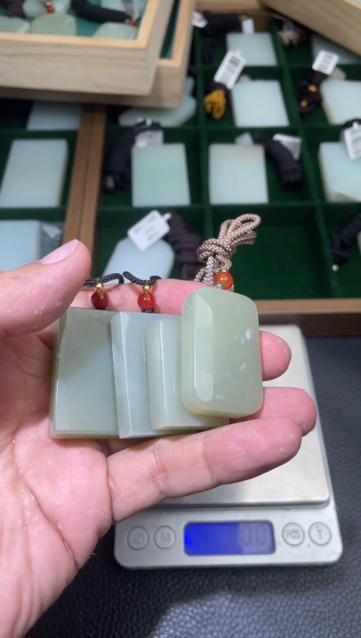 未镶嵌和田玉挂件挂件