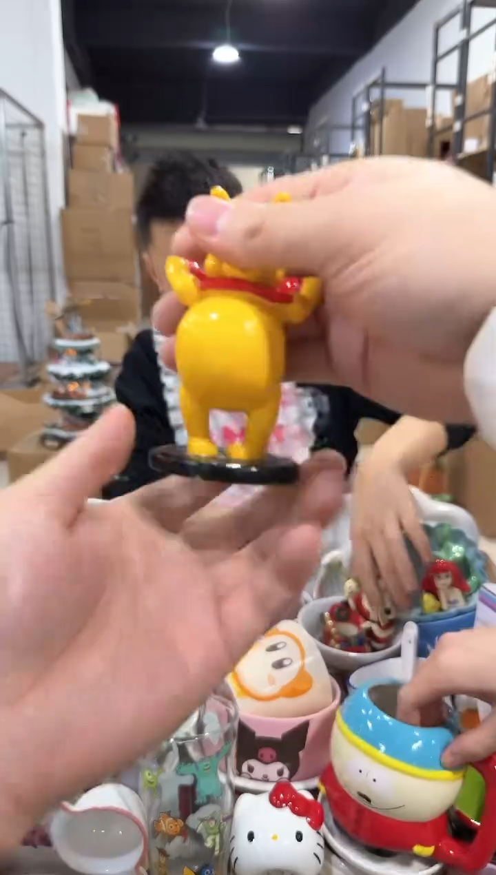 瓷片大肚子维尼小摆件
