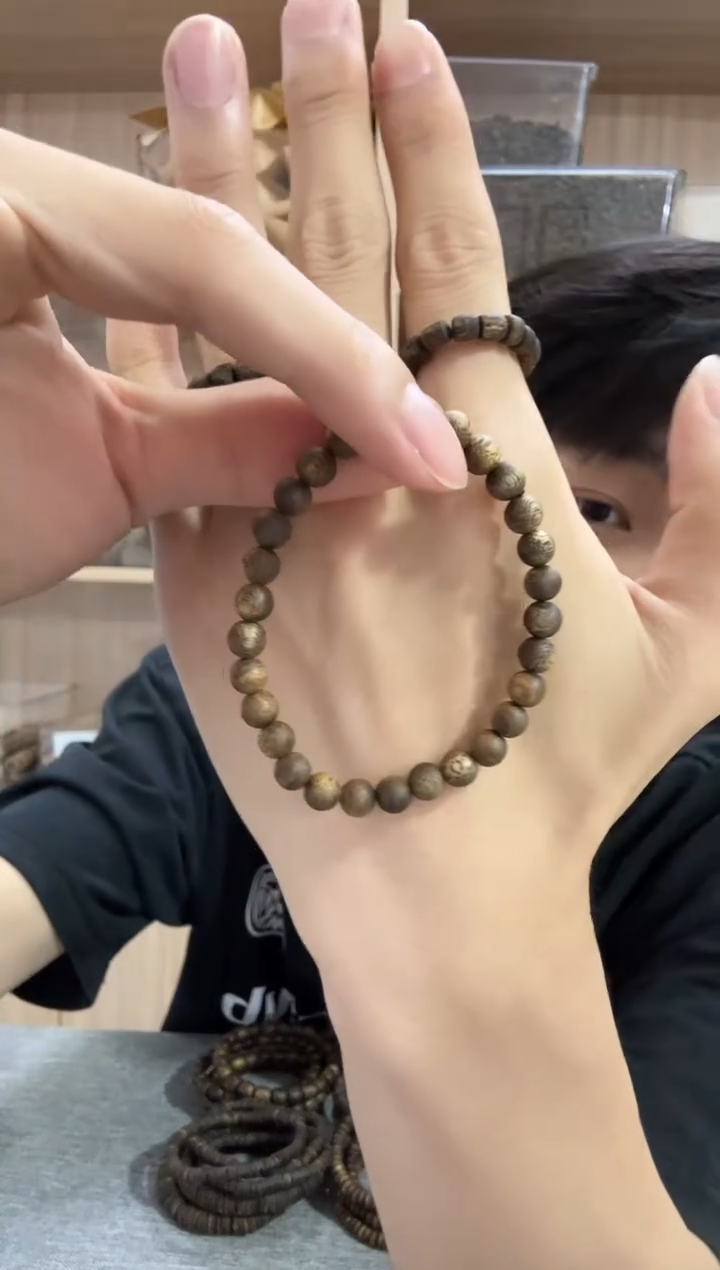 沉香碎屑沉香06圆珠单圈2克+ 多样性发其一