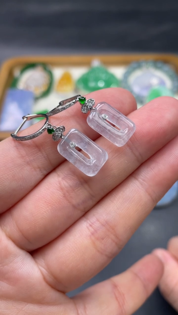 【闪购商品】翡翠耳饰18K金镶嵌146......