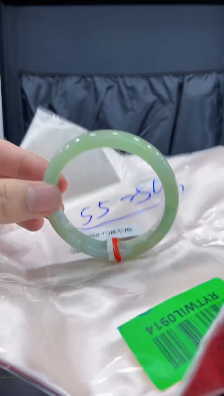 【闪购商品】翡翠手镯未镶嵌手镯