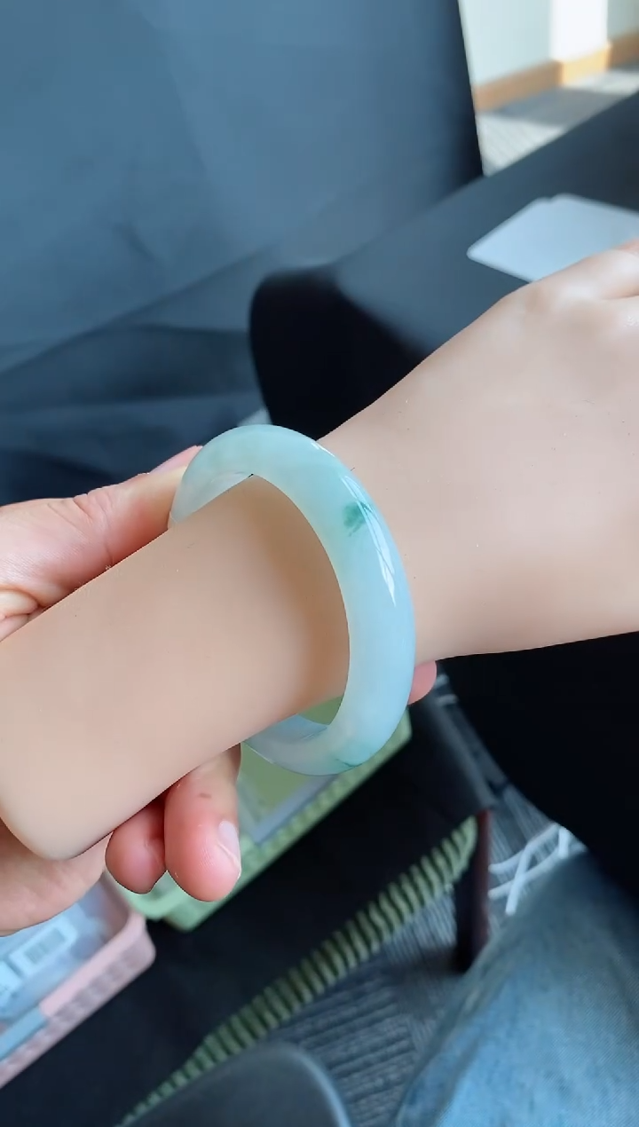 【闪购商品】翡翠手镯未镶嵌13号56.6*12.4*9.3正圈