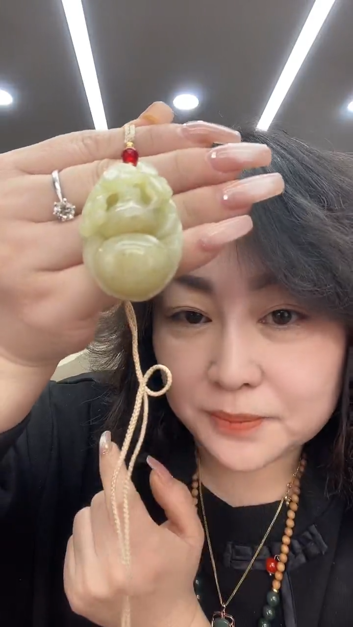 未镶嵌岫岩老玉（透闪石质玉）挂件多样式发货随机发一