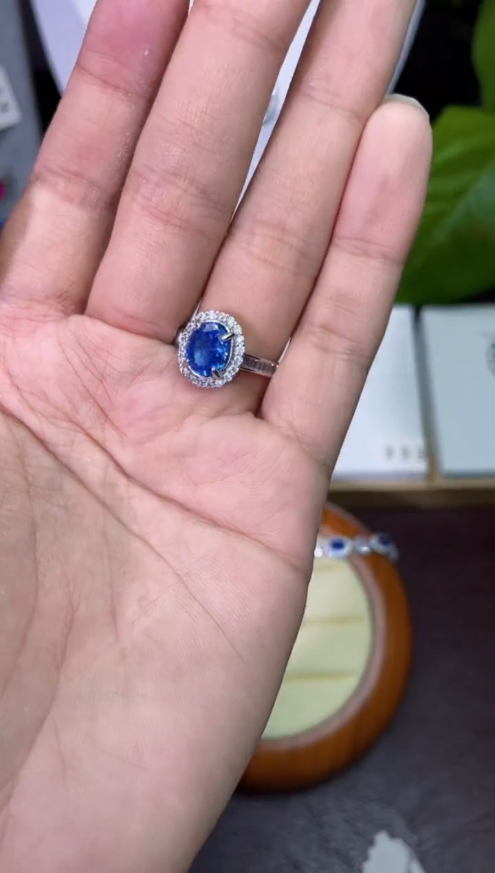 合金合成钻石蓝宝戒指