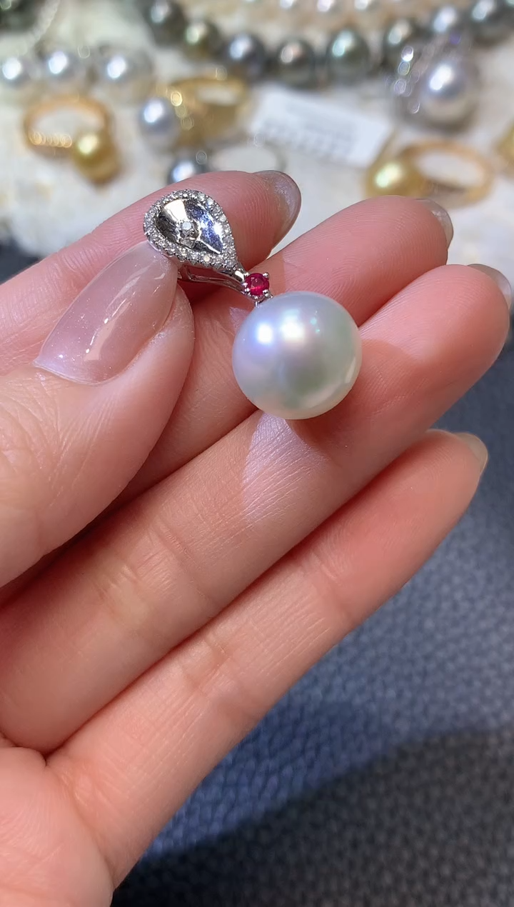 【闪购商品】海水珍珠吊坠（不含链）18K金镶嵌D25