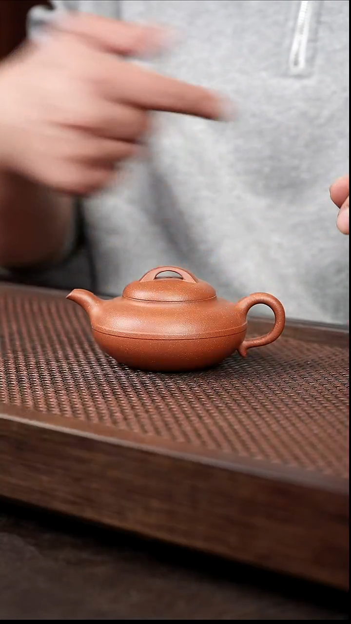茶壶紫砂红降坡线圆{微瑕}