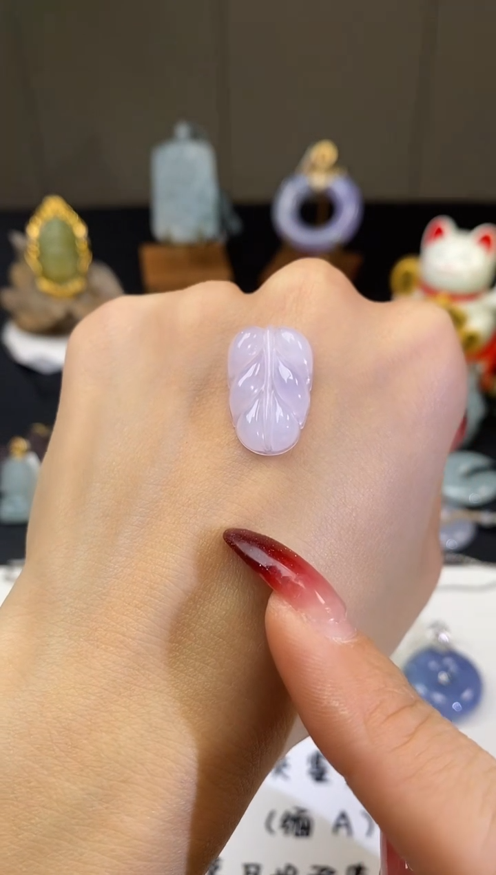 【闪购商品】翡翠颈饰未镶嵌叶子