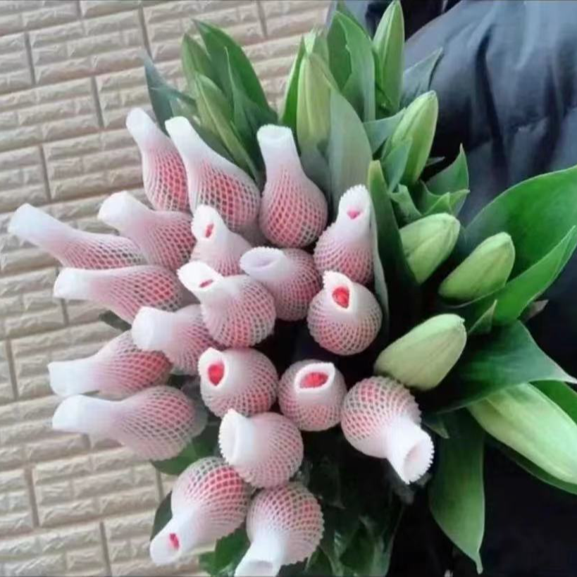 粉玫瑰10枝+香水百合10朵+配草1扎 云南昆明基地鲜花原产地直发