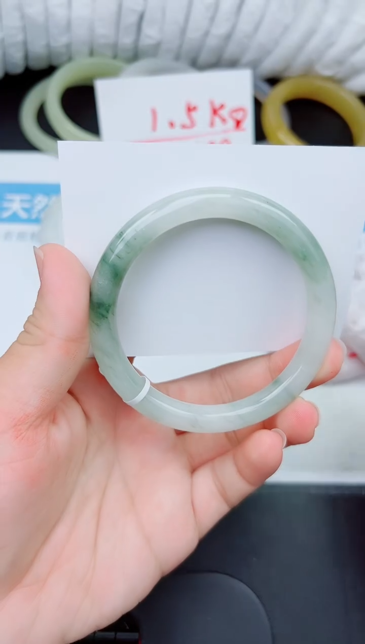 石英质玉手镯未镶嵌303-60.7