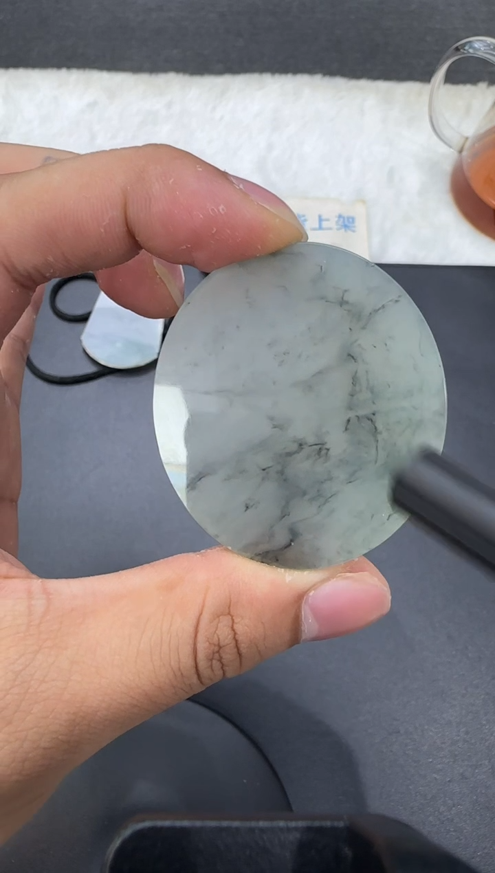 颈饰未镶嵌翡翠莫*.天然翡翠A货孤品一件