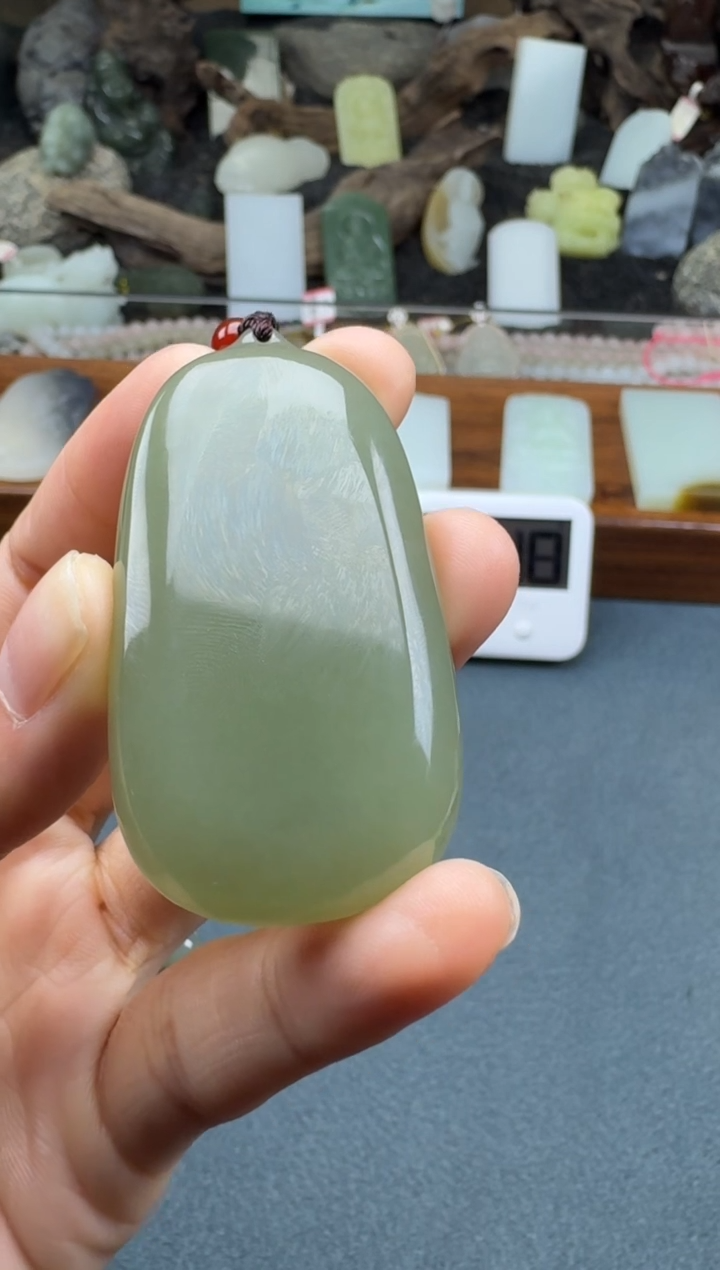 和田玉未镶嵌颈饰开心