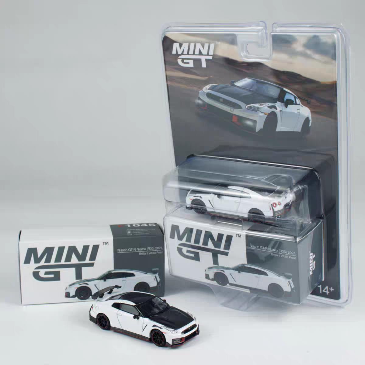 MINIGT 1045# 1/64  日产 NISSAN GTR R35 NISMO 合金汽车模型
