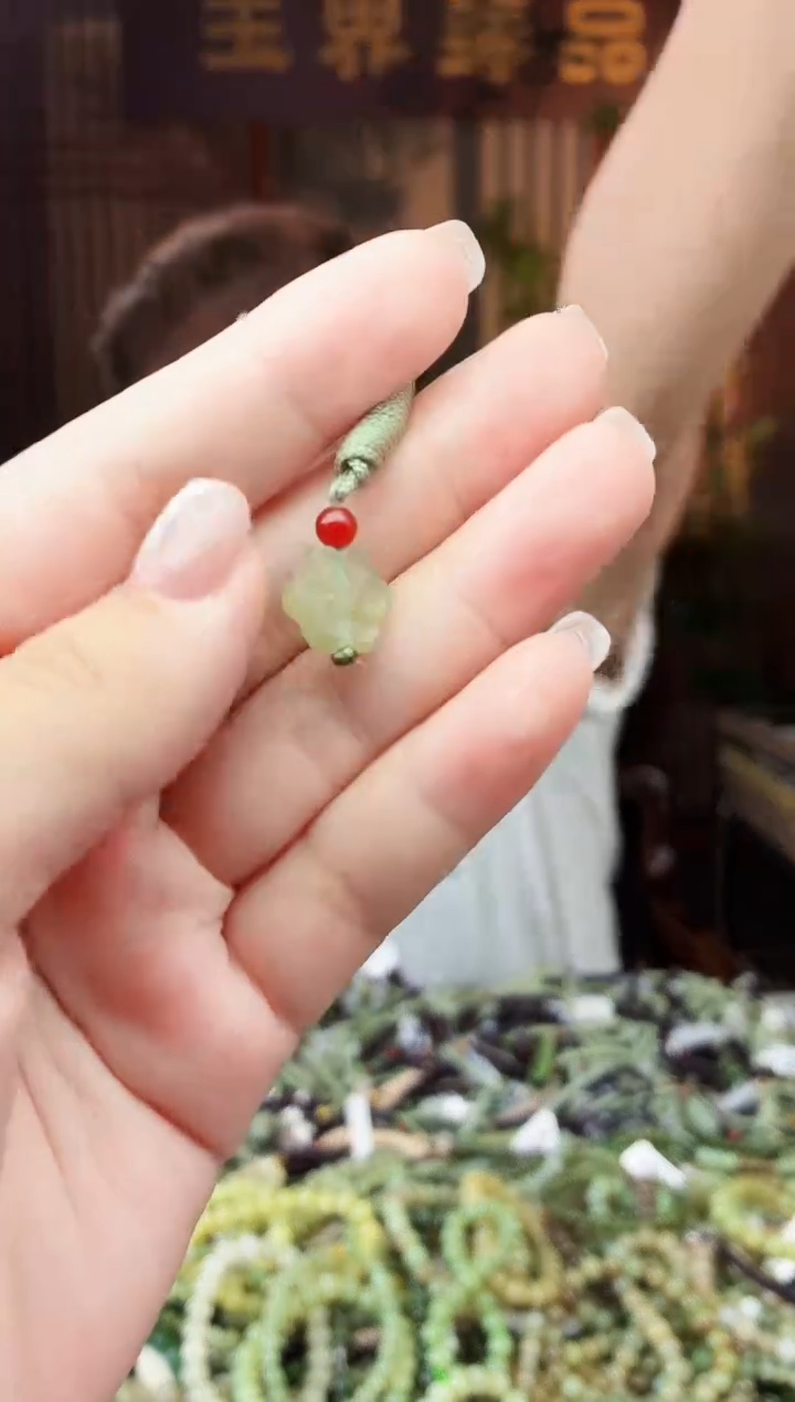 和田玉未镶嵌颈饰拍一发一