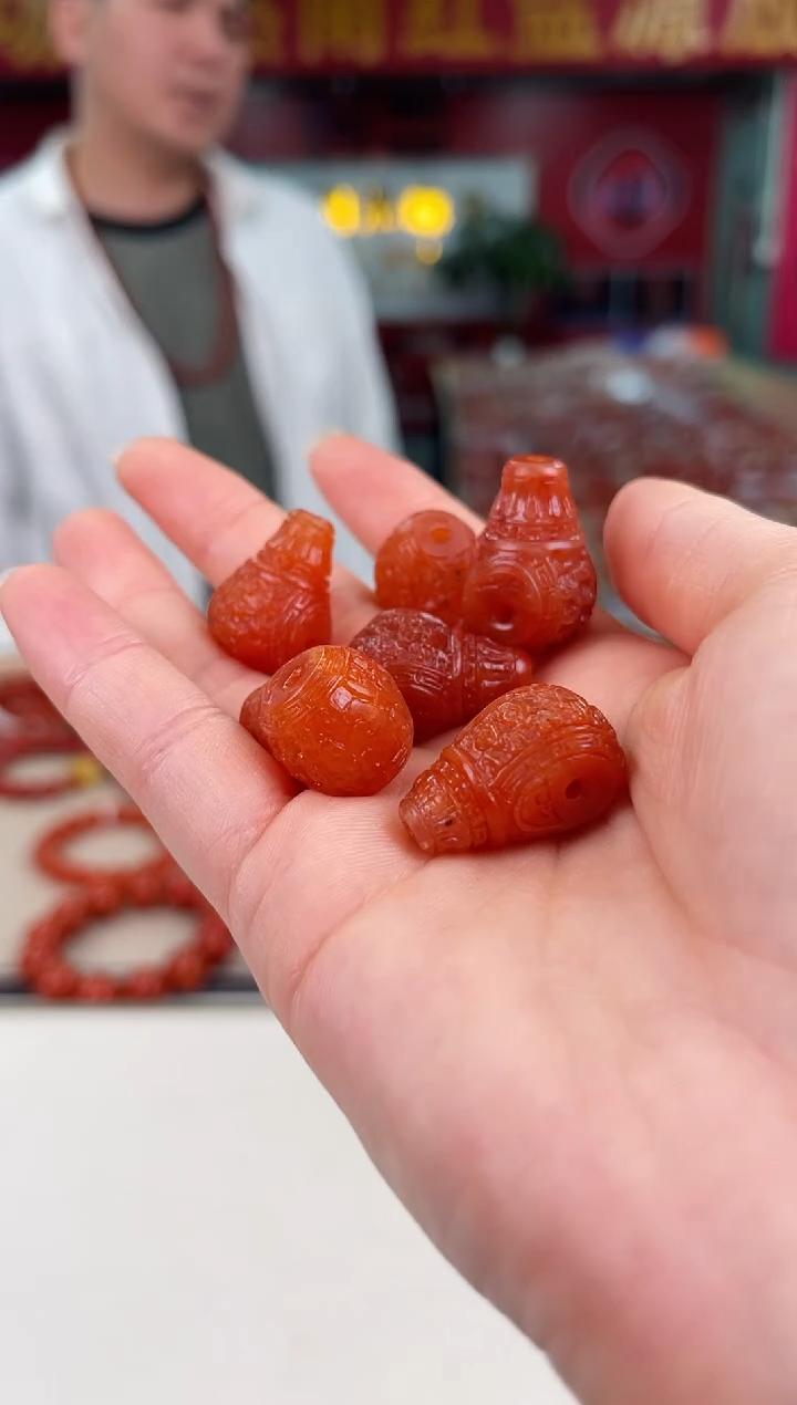 未镶嵌雕刻三通南红玛瑙（多样式发其一）