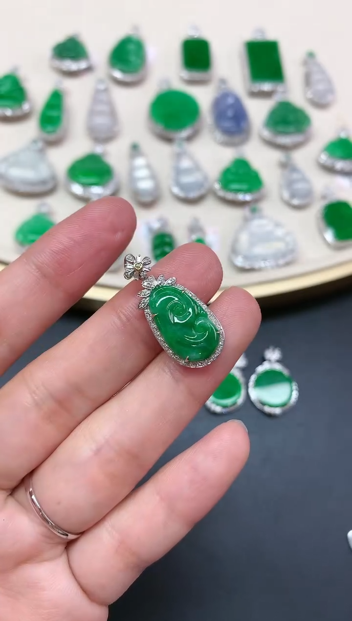 【闪购商品】翡翠吊坠(不含链)18K金镶嵌A152|1980