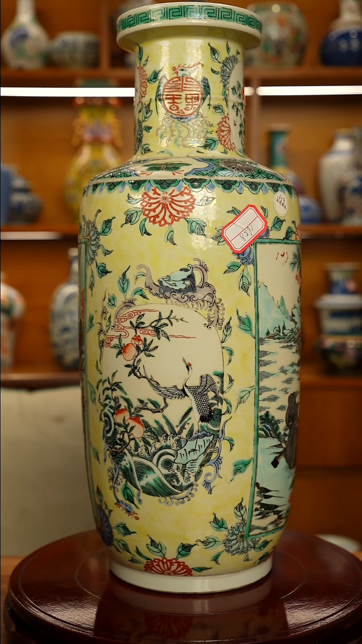 其他瓷五彩棒槌瓶一只