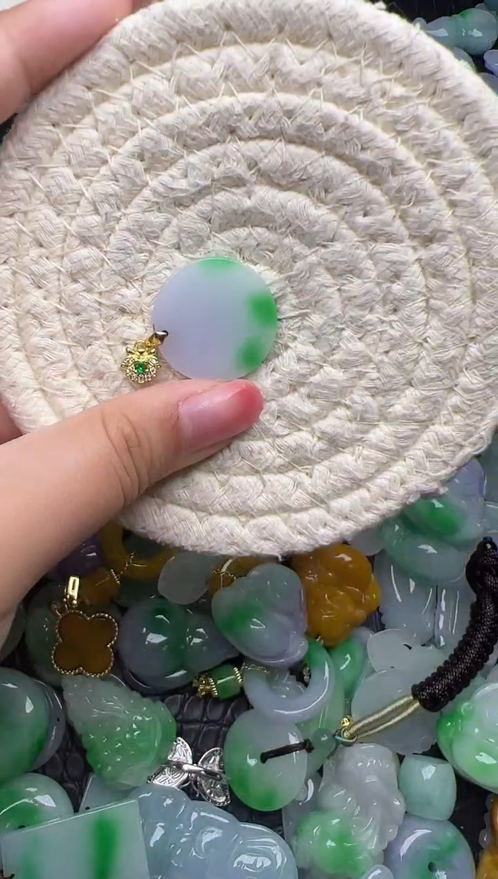 翡翠未镶嵌颈饰天然缅甸翡翠吊坠