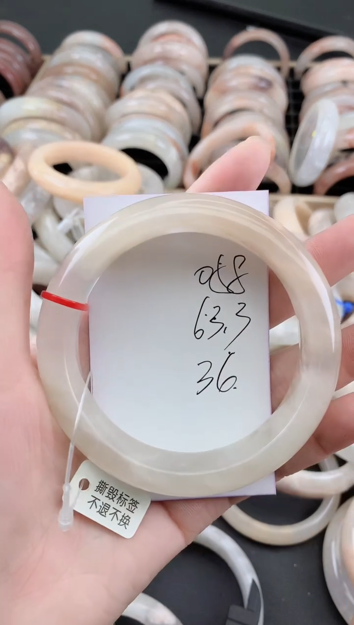 未镶嵌手镯石英质玉058