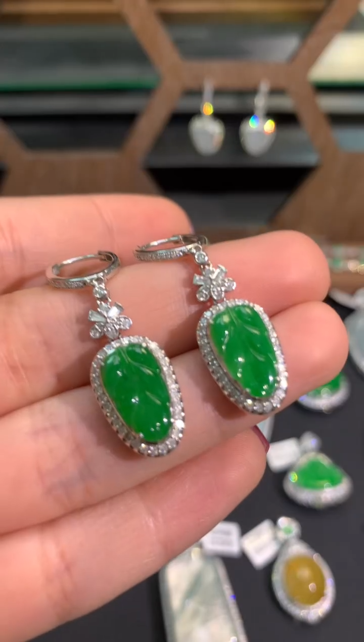 【闪购商品】翡翠吊坠(不含链)18K金镶嵌耳坠