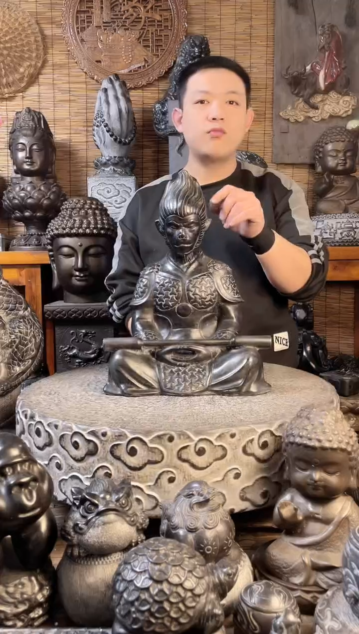 【闪购商品】40铠甲悟空天然青石雕刻