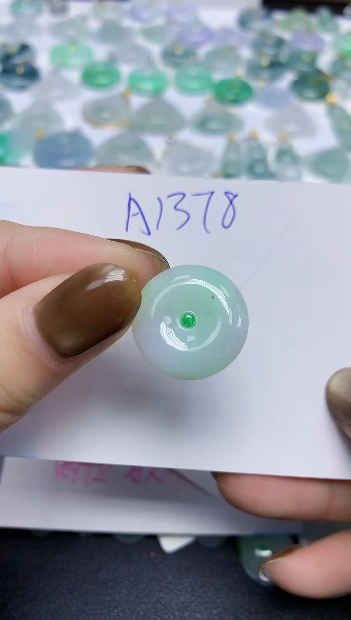 颈饰未镶嵌翡翠天然缅甸翡翠A货翡翠百元以上9元证书费自理