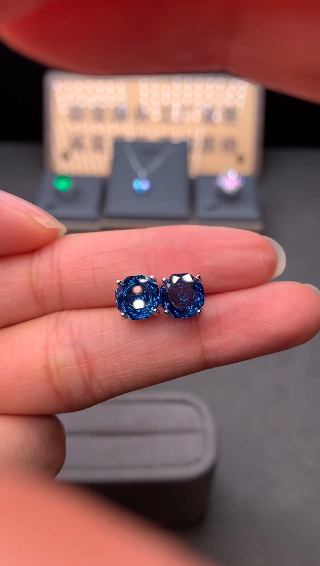 银S925镶嵌托帕石耳钉111111