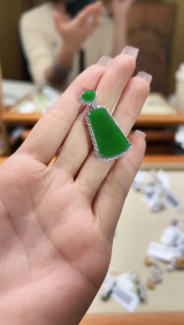 【闪购商品】翡翠颈饰18K金镶嵌DFZ0215-113