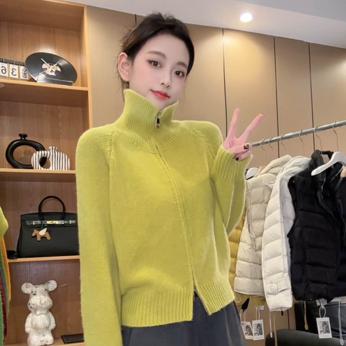 2025慵懒风毛衣外套女秋冬新款韩系简约宽松立领拉链针织开衫上衣