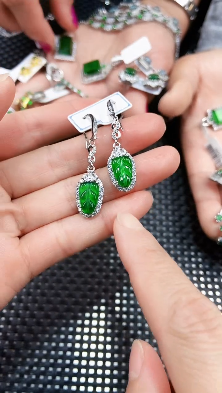 【闪购商品】翡翠耳饰未镶嵌111111111