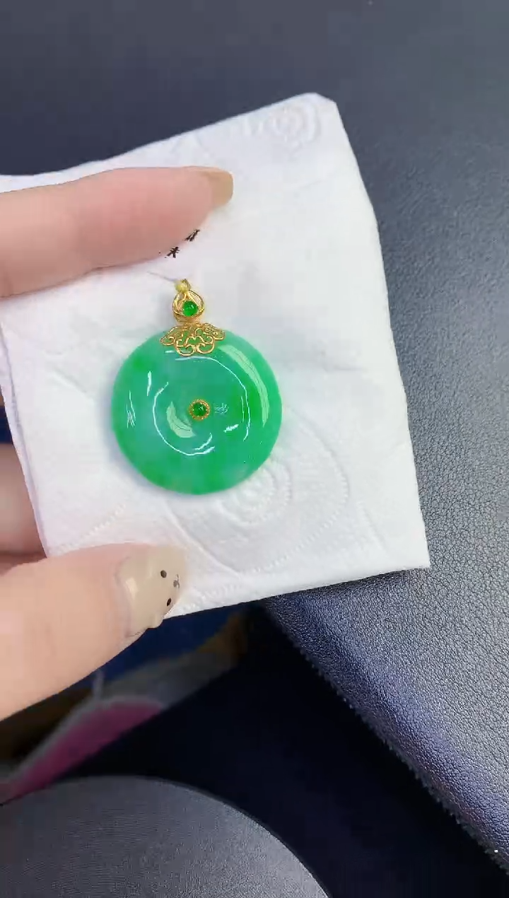 颈饰18K金镶嵌翡翠缅甸天然翡翠A货