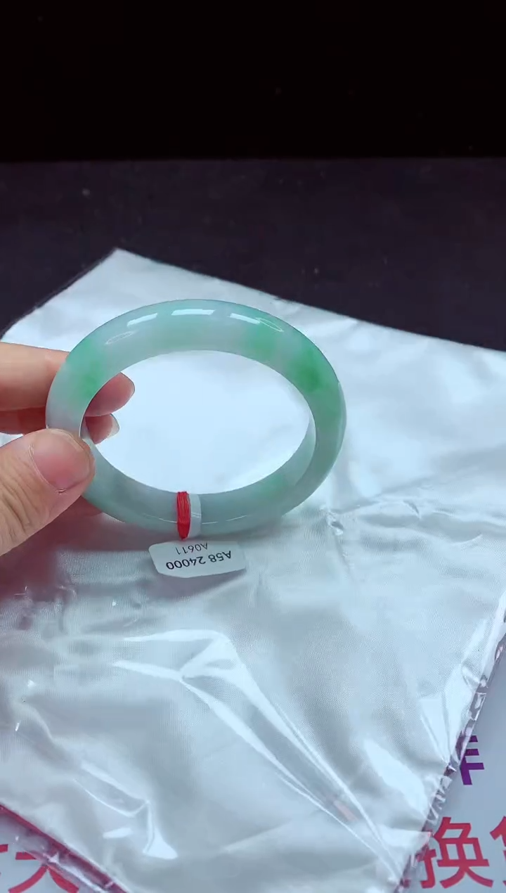 【闪购商品】翡翠手镯未镶嵌镯子58+