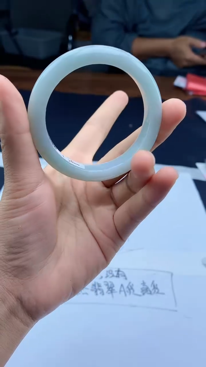 翡翠手镯未镶嵌天然缅甸A货翡翠手镯75