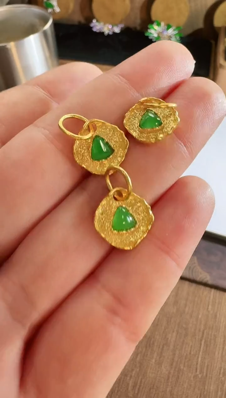 翡翠足金镶嵌吊坠(不含链)吊坠 多样性发货 发一个