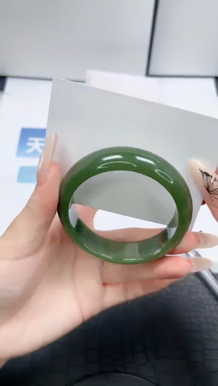 【闪购商品】石英质玉手镯未镶嵌299-55