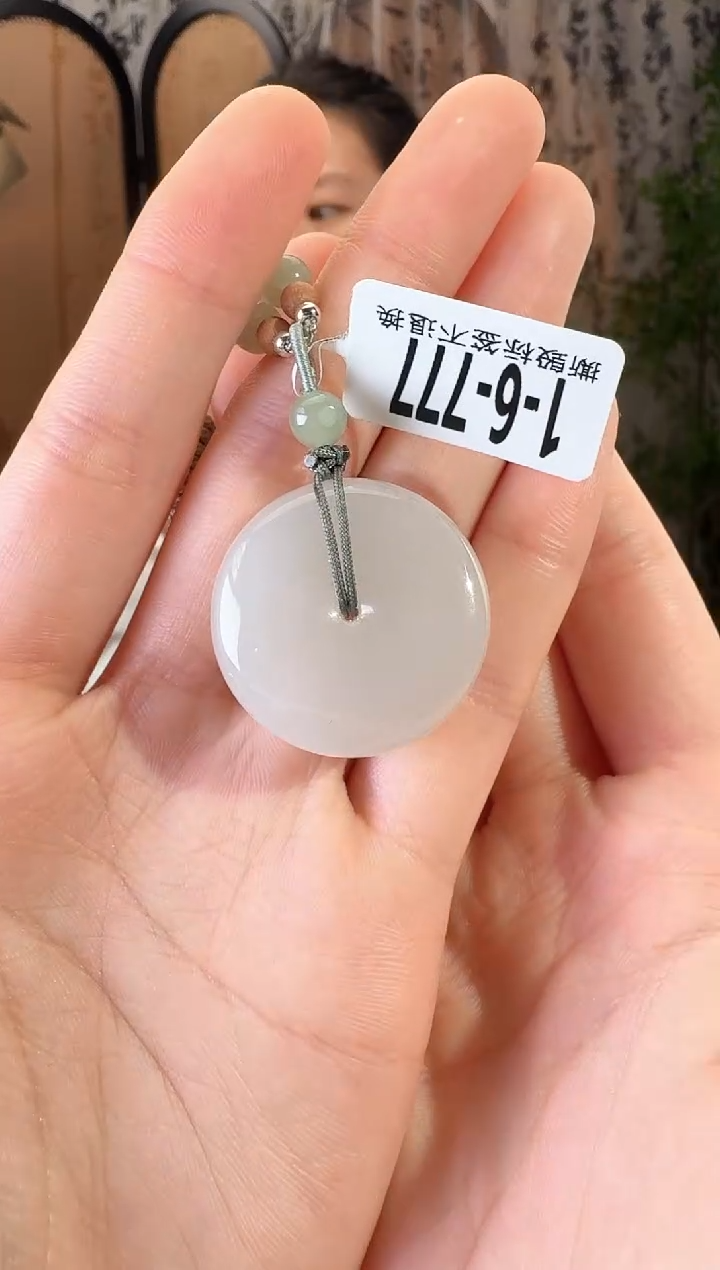 和田玉未镶嵌颈饰扣 777